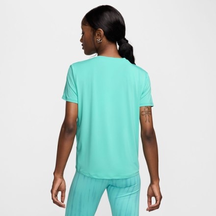 Nike One Classic T-Shirt - Women's 1