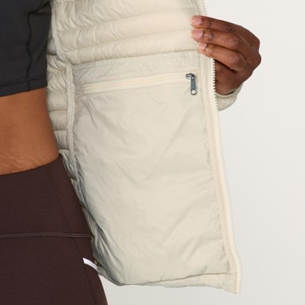 Cotopaxi Fuego Hooded Down Jacket - Women's 5