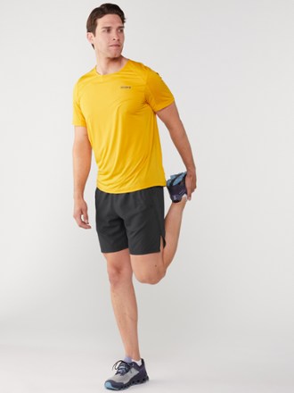 Under Armour Launch Run 7" Shorts - Men's 3