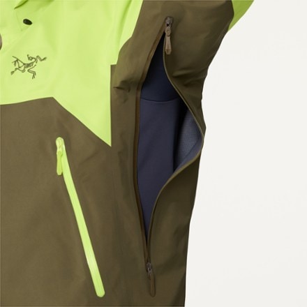 Arc'teryx Beta AR Jacket - Men's 6