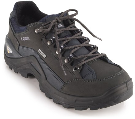 lowa trekking shoes