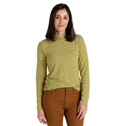 On Body Image of color Pike Trio Stripe
