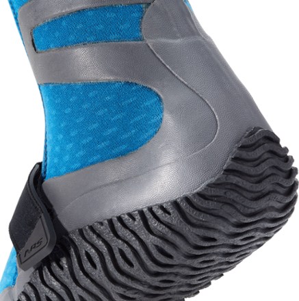 Rei aqua clearance socks