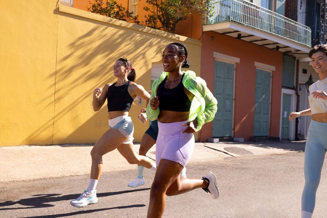 Location Image for Clifton 10 Road-Running Shoes - Women's