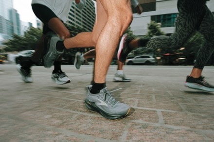 Brooks Adrenaline GTS 25 Road-Running Shoes - Men's 7