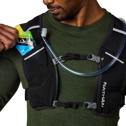 Nathan HyperNight QuickStart 3.0 4 L Hydration Vest 5