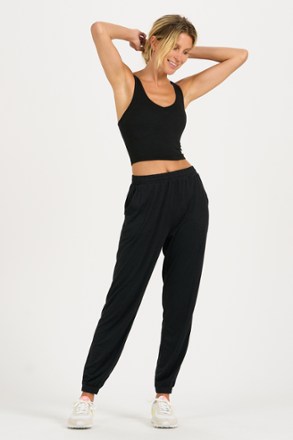 Vuori Halo Performance Crop Top - Women's 3