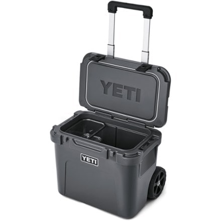 YETI Roadie 32 Wheeled Cooler 7