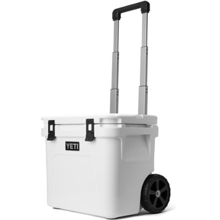 YETI Roadie 32 Wheeled Cooler 7