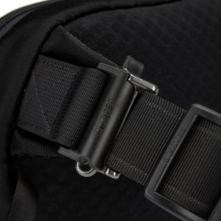 Pacsafe X Urban Sling 6