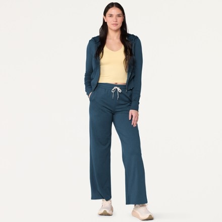 Vuori Halo Mini Full-Zip Hoodie - Women's 3