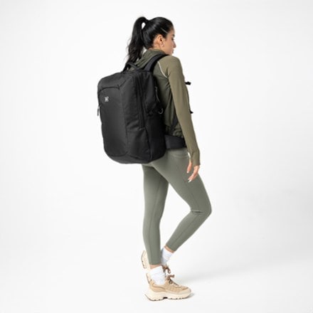 Sherpani Santiago 35 L Travel Pack 9