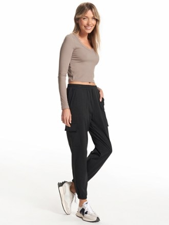 Vuori Boyfriend Cargo Joggers - Women's 3