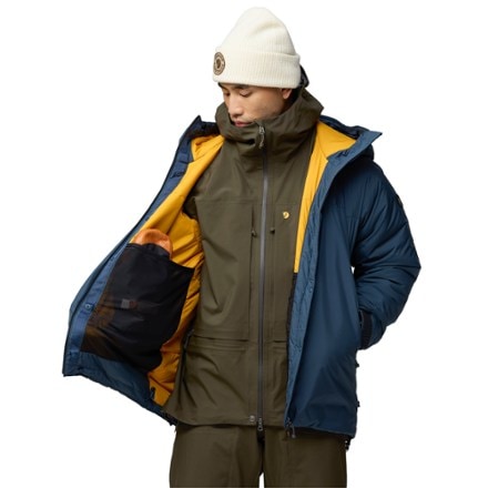 Fjallraven Bergtagen 130 Insulated Jacket - Men's 9