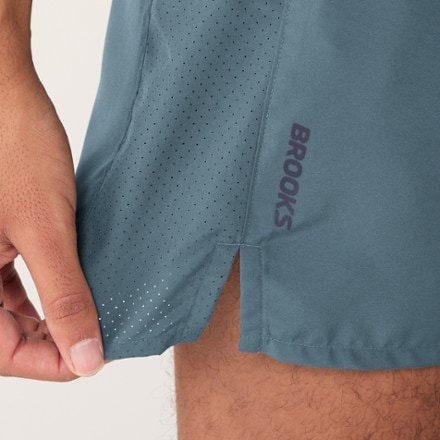 Brooks Dash 6" Shorts - Men's 5