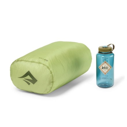 Sea to Summit Ultra-Sil Dry Bag 32 fl oz. water bottle not included