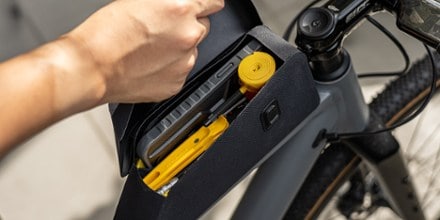 Topeak Toploader DryShell Top Tube Bag 4