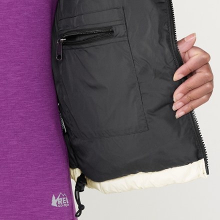 The North Face 1996 Recycled Retro Nuptse Down Jacket - Women's 5