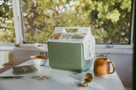 Igloo x Parks Project Playmate Cooler - 16 qts. - Vintage Green 5