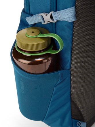 Osprey Daylite Plus Pack Water bottle pocket (Water bottle sold separately)