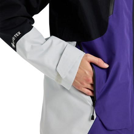 Burton Reserve GTX 2L Shell Jacket - Women's 8