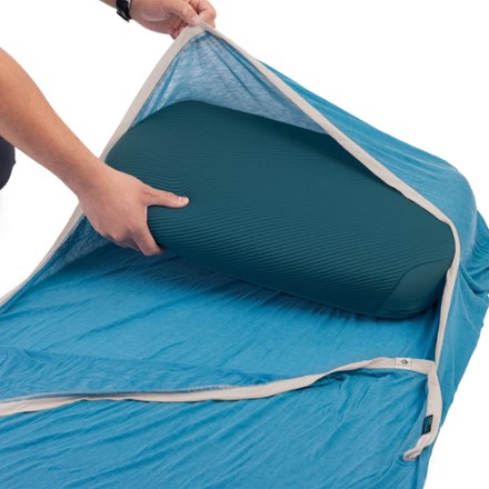 Sea to Summit Breeze Lightweight Traveller Sleeping Bag Liner with Insect Shield Pillow not included