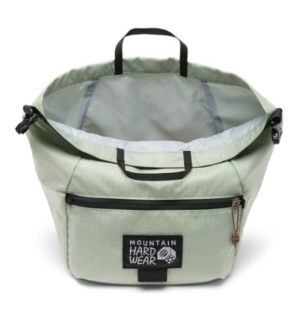 Mountain Hardwear Camp 4 Chalk Bucket 1