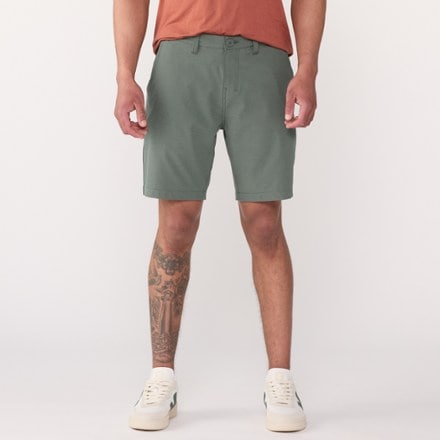 Model info: Height: 6' 0" | Waist: 32" | Inseam: 34" | Wearing size: 32 IN Waist