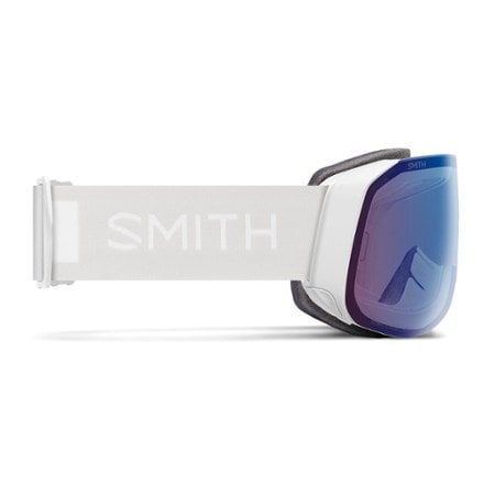 Smith 4D MAG S ChromaPop Photochromic Snow Goggles with gogglesoc 4