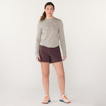 Nike Swift Dri-FIT UV Long-Sleeve Crewneck Top - Women's 5