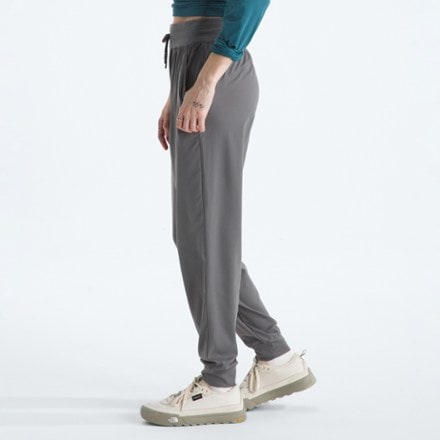 The North Face Aphrodite Arise Joggers - Women's 4