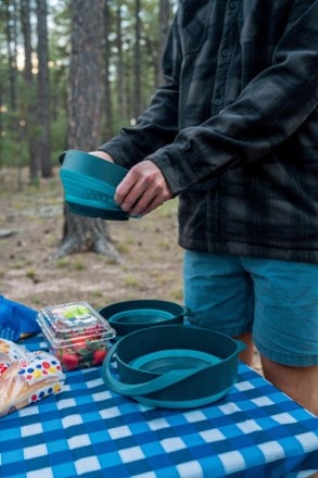 Adventure Ready Flat Pack Collapsible Bowls & Strainer Set 5