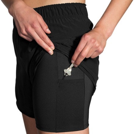 Brooks Chaser 5" 2-in-1 Shorts - Women's 3