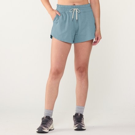 Vuori Halo Performance Shorts 2.0 - Women's 1