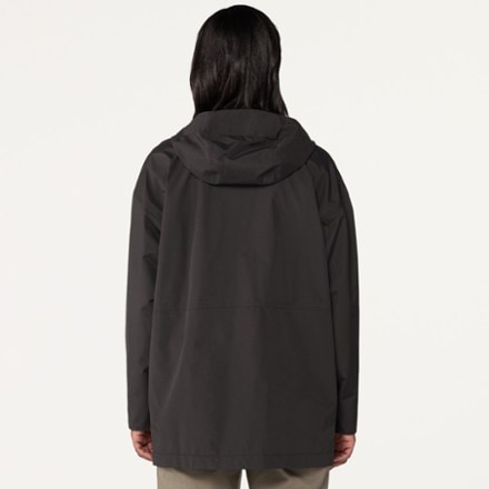 Patagonia Outdoor Everyday Rain Jacket - Women's 2