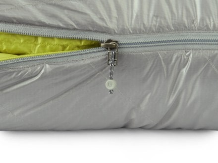 NEMO Riff 15 Endless Promise Down Sleeping Bag - Women's Zipper detail