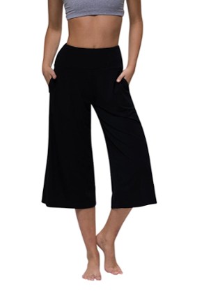 black wide leg capris