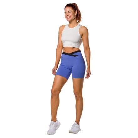 Nathan Crossover Shorts 2.0 - Women's 3