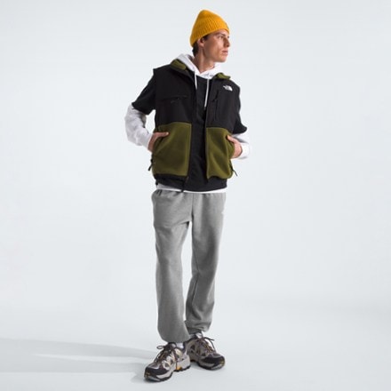 The North Face Core Sweatpants - Men's 3