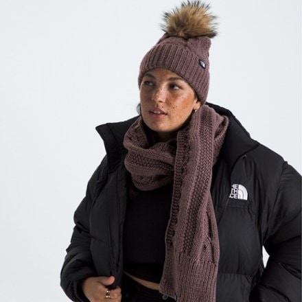 The North Face Oh Mega Hat and Scarf Set - Women's 1