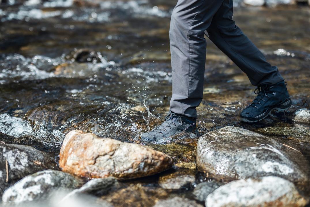 Location Image for Renegade Evo GTX Mid Hiking Boots - Men's