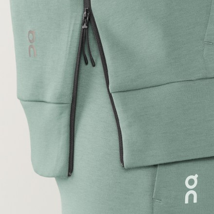 On Focus Tech Hoodie - Women's 5