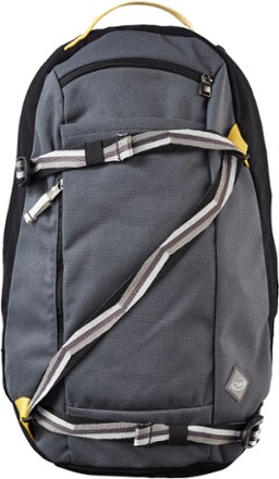 chaco radlands hip pack