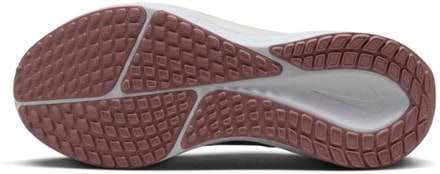 Nike Vomero 17 Road-Running Shoes - Women's 6