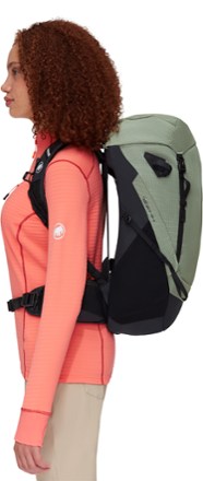 Mammut Ducan 24 Pack - Women's 7