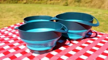 Adventure Ready Flat Pack Collapsible Bowls & Strainer Set 7
