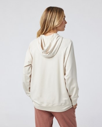 Vuori Halo Oversize Hoodie - Women's 2