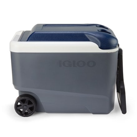 Igloo MaxCold Latitude 40 Qt. Roller Cooler 8