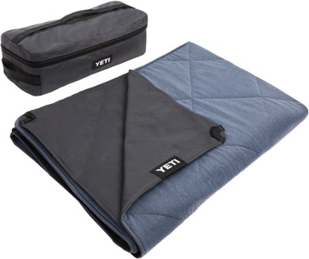 YETI Lowlands Blanket Side view (Blue)