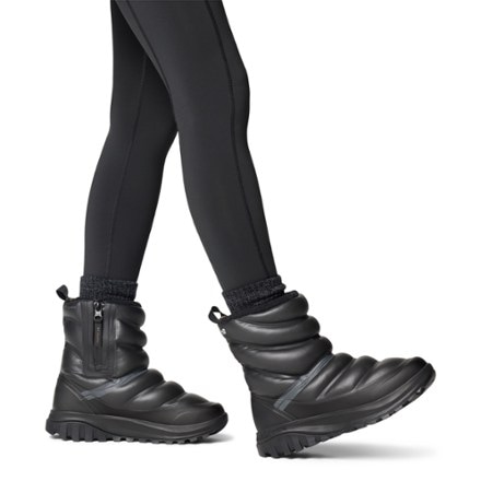 Columbia Snowtrot Peak ODX Snow Boots - Women's 9